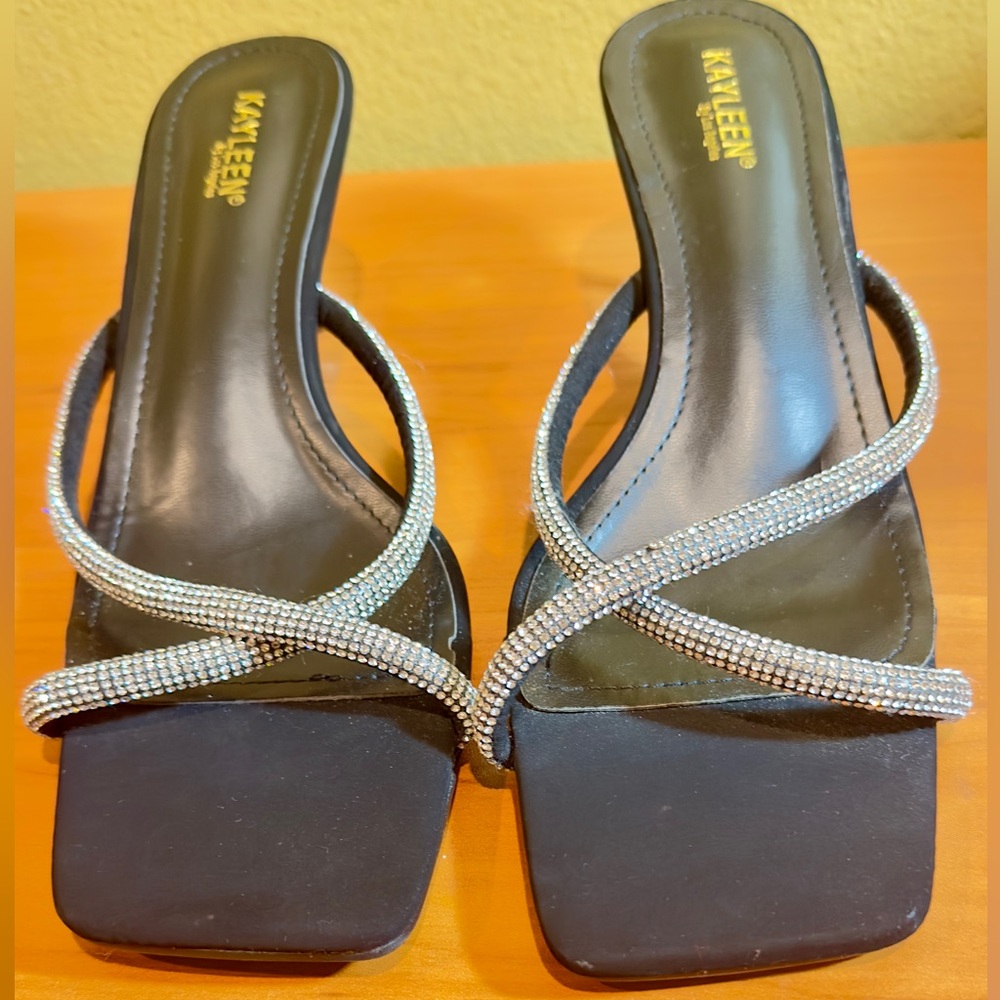 KAYLEEN By Los Angeles Black and Silver Sparkly 2inch 👠 Heels (BRAND NEW)